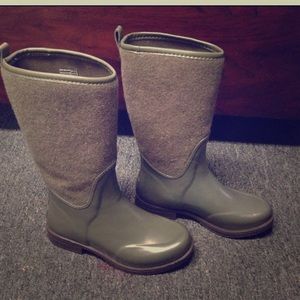 Ugg rainboots